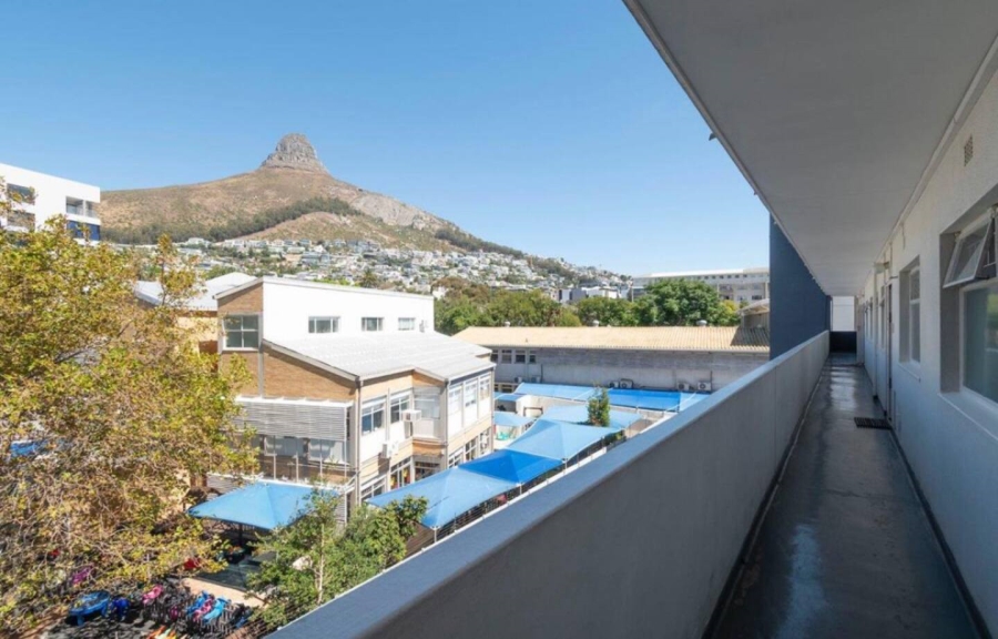 2 Bedroom Property for Sale in Sea Point Western Cape
